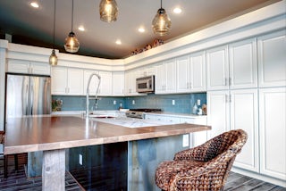 A photograph of a remodeled kitchen in Colorado Springs completely renovated, and remodeled by Homefix
